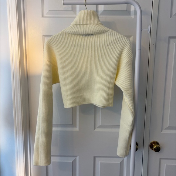 New Cream Ribbed Cropped Turtleneck Sweater Size Small - Picture 7 of 10